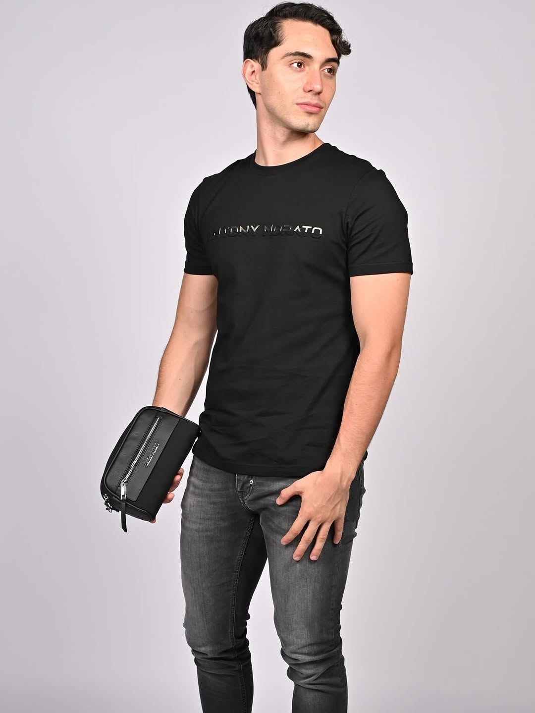 Remera negra Morato